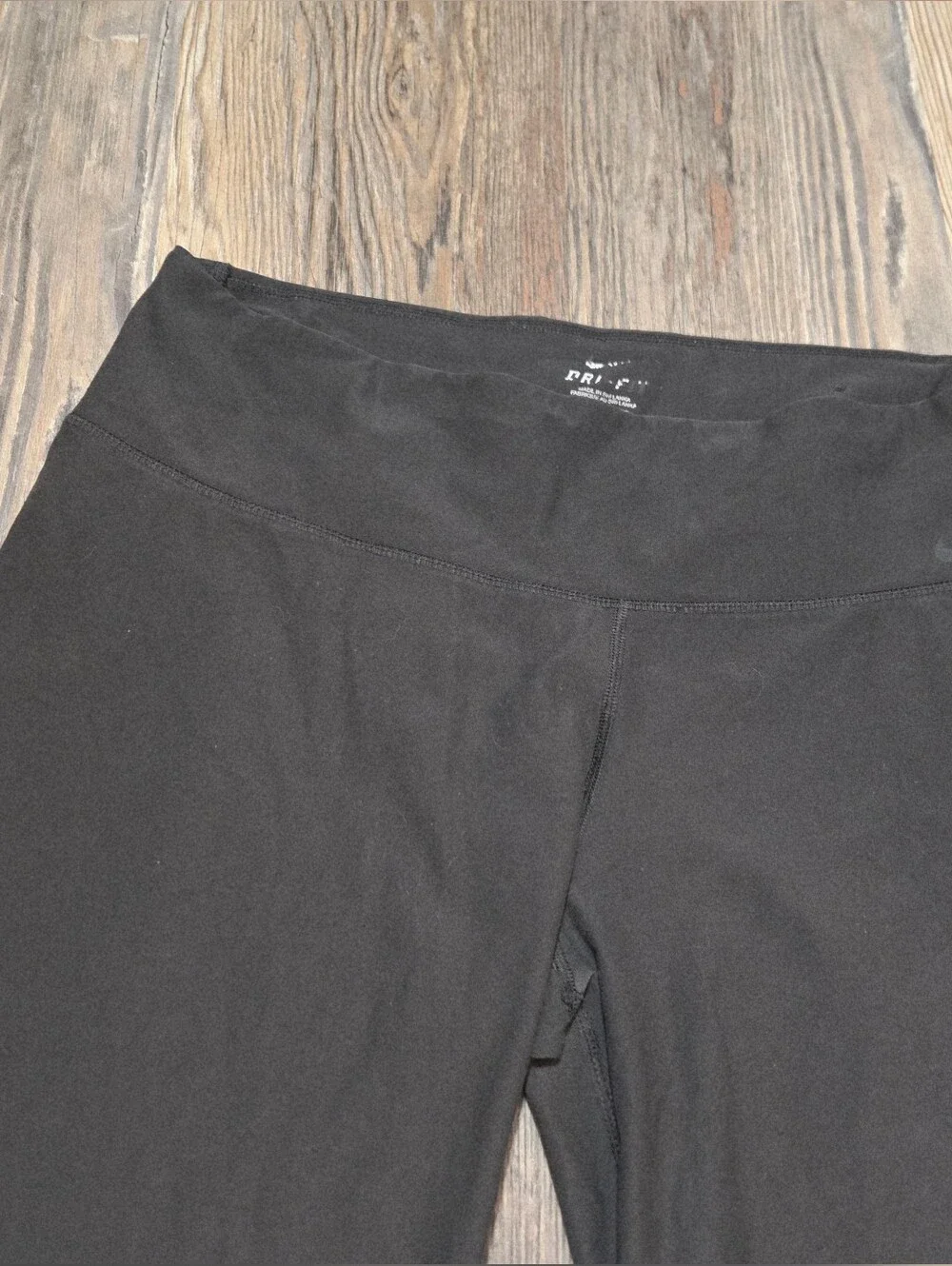 Nike. Black Wide-Leg Crop Yoga Pants - Picture 2 of 9